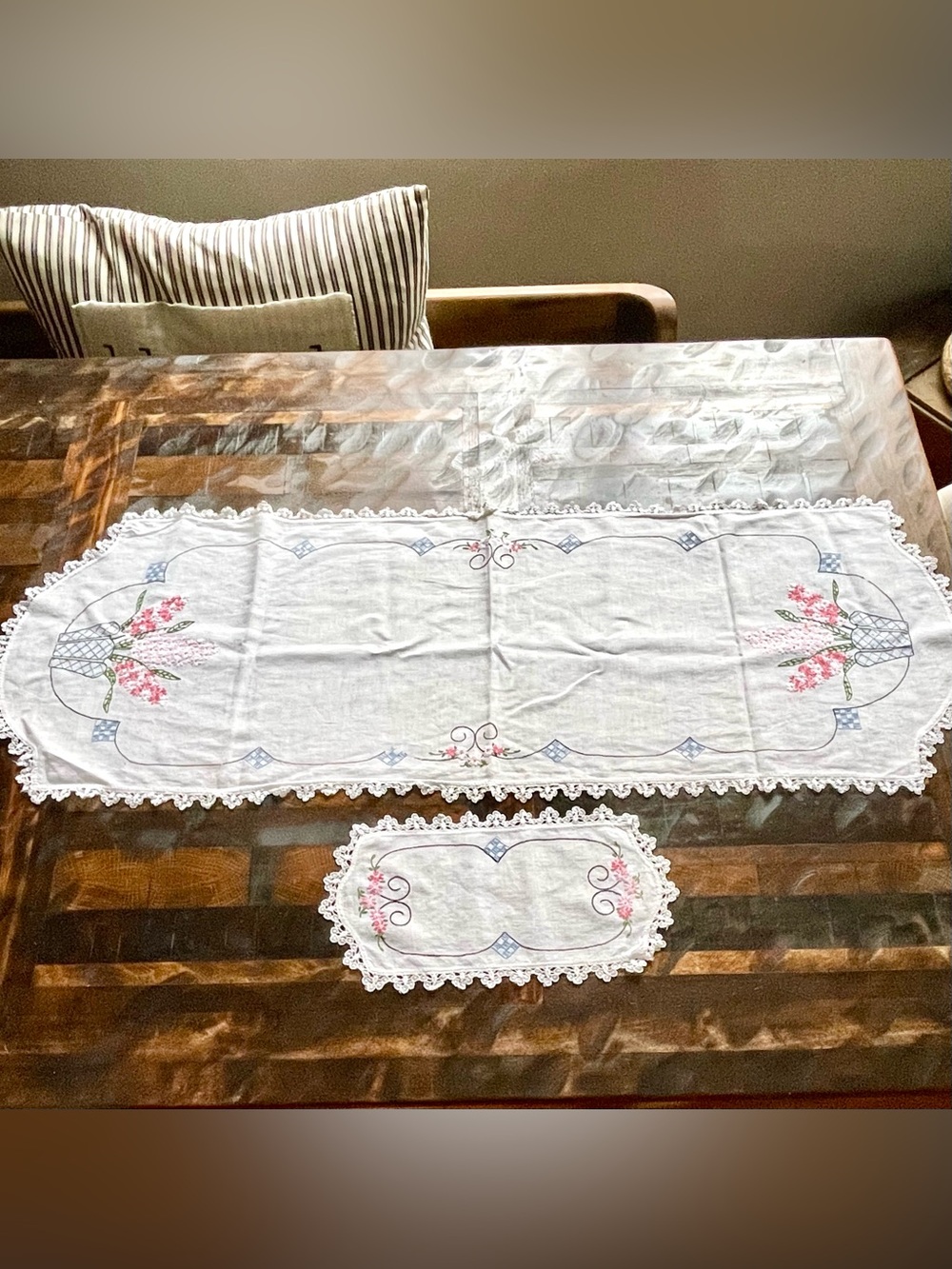 Vintage Hand Embroidered Table Runner Dresser Scarf Set Pink Floral Crochet Lace